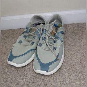 Olukai Women Size 11 Stylish Green and Blue Sneakers